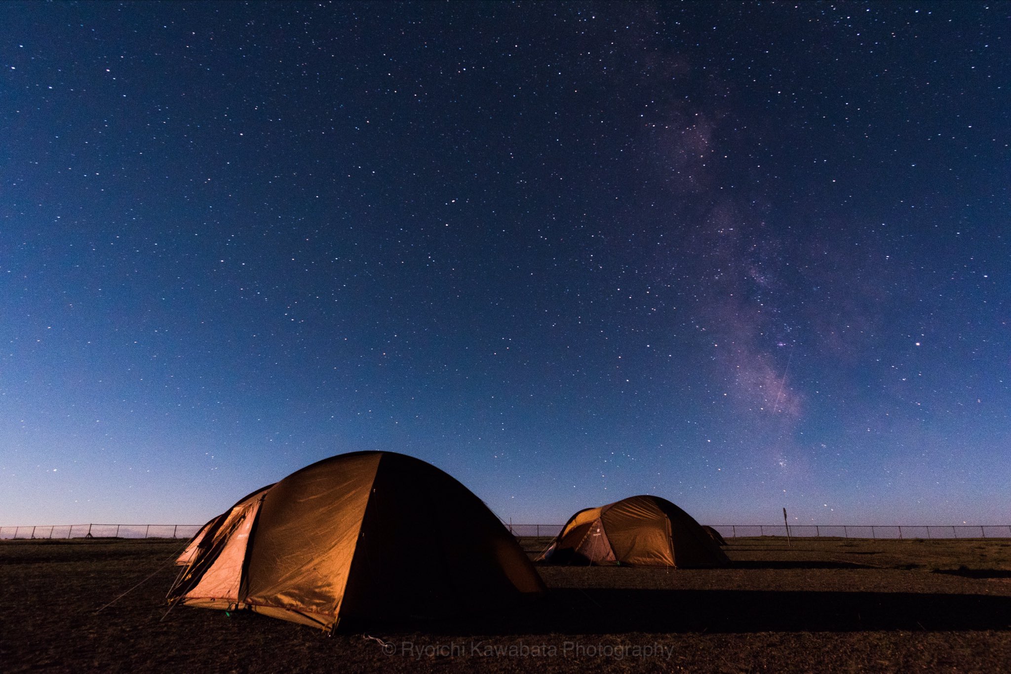 Ryoichi ゴビ砂漠の星空です 地平線まで広がる星空 月が出てもはっきり見える天の川 コーヒーを飲みながら 歯磨きしながら見る流れ星 最高の一言 天の川 ペルセウス座流星群 テント ゴビ砂漠 星空 星景写真 50f1 8 f1 8 15f2 8 T Co