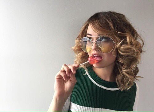 RiotClubRPG's tweet photo. debby ryan 
swann elgort
22 ans
bi 
études d'art 
- @rpgwswann https://t.co/hrhfxi615o