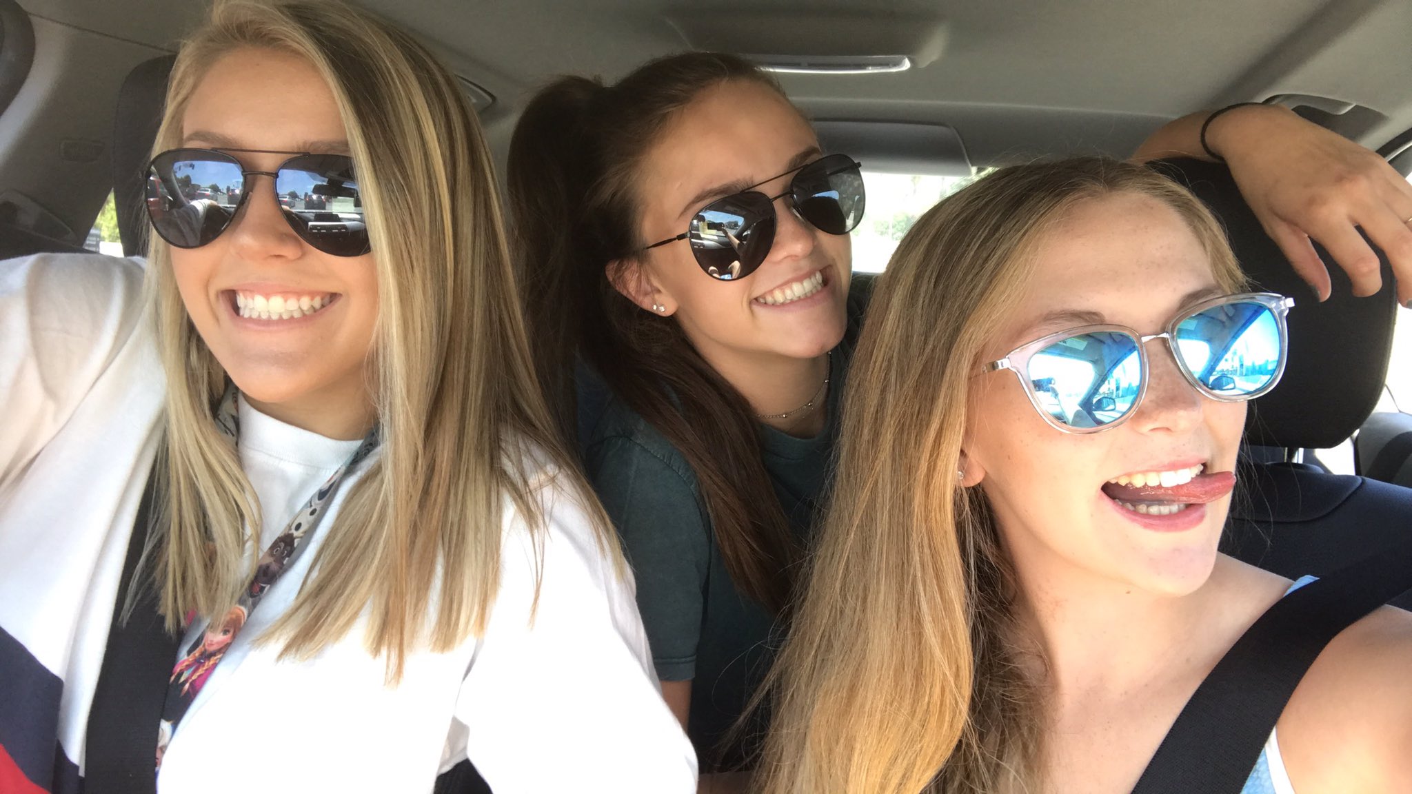 Happy birthday Amanda !! hope ur day is the best ! can\t wait to be under the lights w u tn    