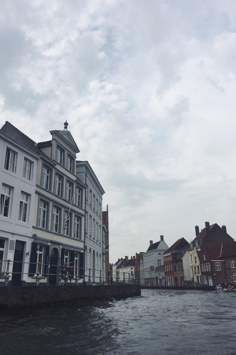 AbroadBeyond's tweet photo. How lovely is Brugge? 😍 when here, take a boat tour to explore the city from a different angle #travel #belgium https://t.co/XuZqsI87jb