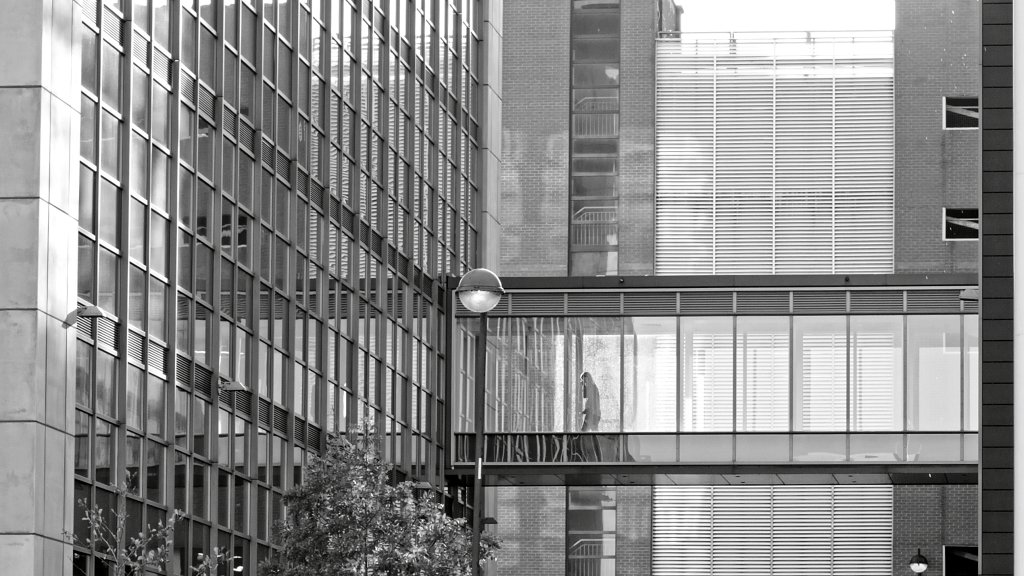 streetandlight's tweet photo. Bridge. #architecture #steelandglass #Sheffield #blackandwhitephotography #urbanphotography #urbanplanning #officelife https://t.co/aNCJPS3c3C