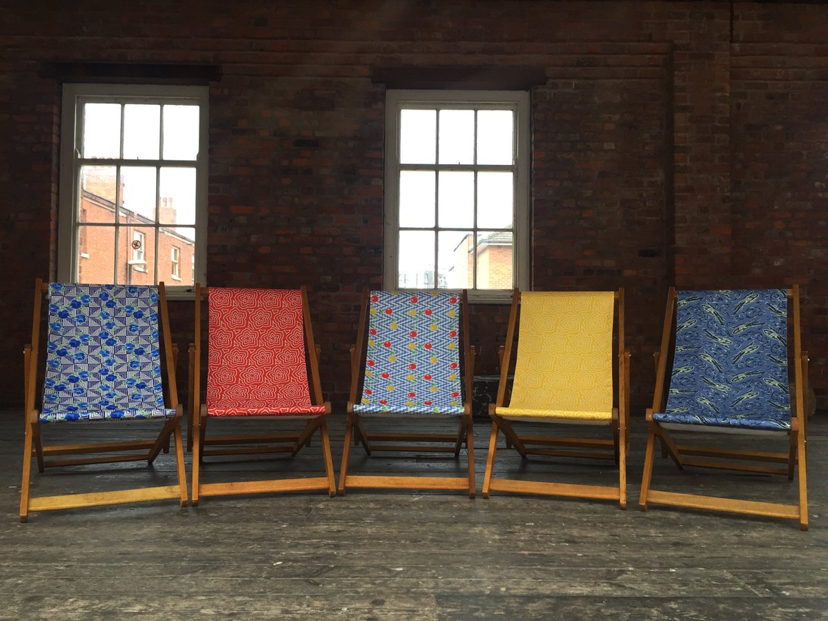 sim_manchester's tweet image. #LunchtimeReading Check out our snazzy new deckchairs on today's blog - now if we could only find that sun... ow.ly/hYMX30eDVwlq