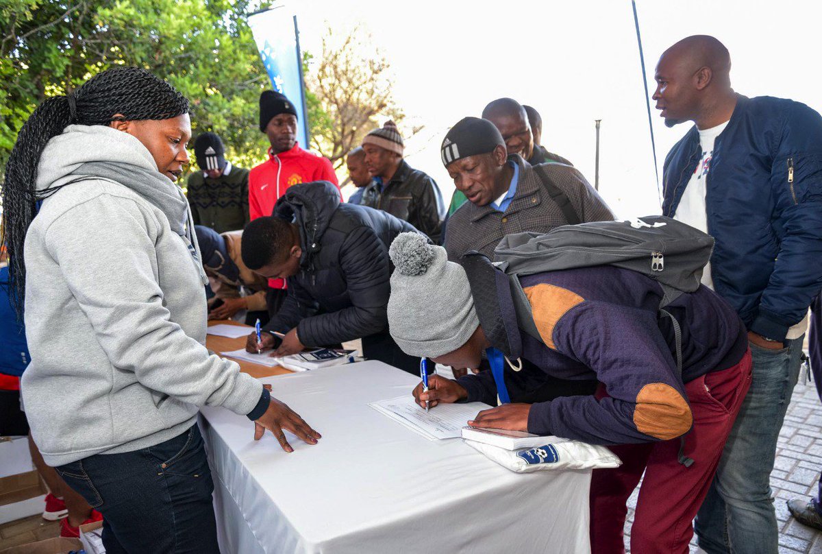 YouthLekgotla's tweet photo. #TBT to our 3rd workshop @UFSweb. Thank you our host, to all the coaches who attended and our guest coaches! #MQEQESHI #YFTL https://t.co/NAPkJvxpuy