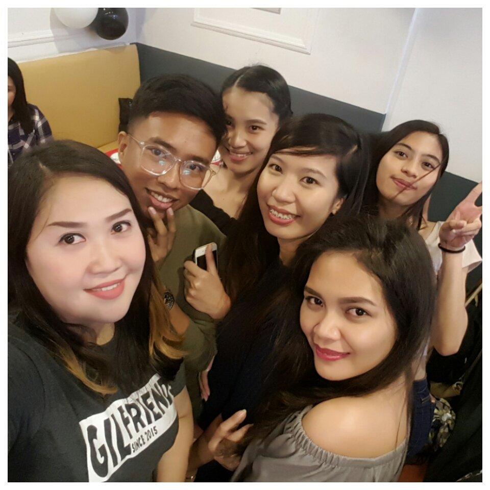 Emmamii88's tweet photo. Ohlala,finally I met the 3 gorgeous founder of GILFriends @iamGilFriends Nikko,Tinabells and Sarah.#GilCuervaAt22 #Gilfriends #gilcuerva https://t.co/WCMQ4B468F