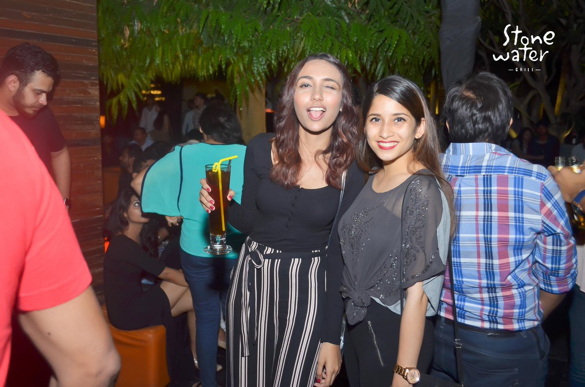 StoneWaterGrill's tweet photo. Nights at Stone Water Grill! 
#funtimes #goodtimes #welovetoparty #punenightlife #stonewatergrill #partytime #pose https://t.co/92qtjtLmq3