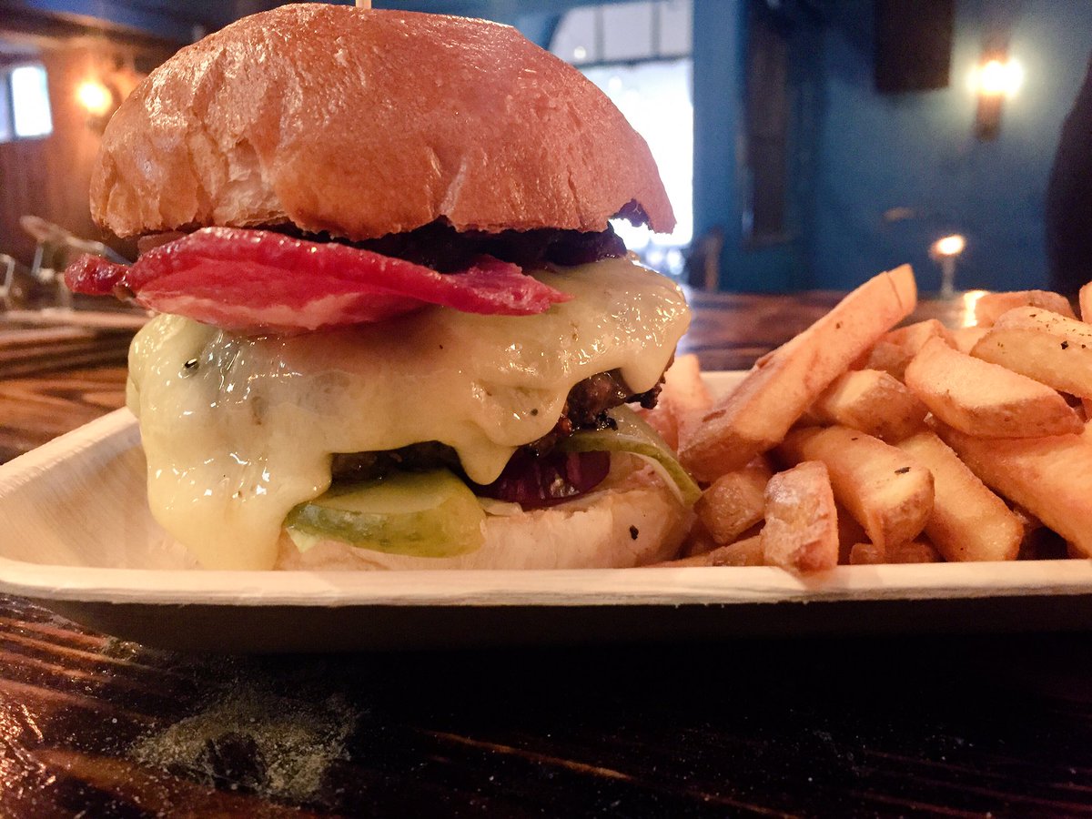 SteamBristol's tweet photo. It's National burger week, come down to Steam to enjoy some of the best burgers in town! #bristol #burger #getitinyou #nomnomnom #bacon ๐๐๐ https://t.co/sm97VtRNuu