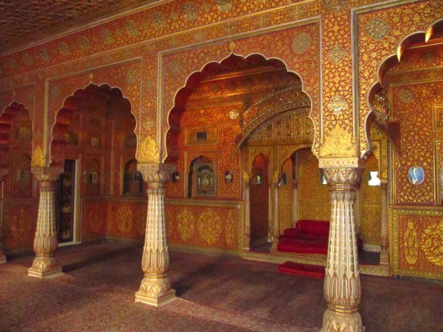 aryavritindia's tweet photo. Junagarh Fort - Best Tourist Attraction In Bikaner: - https://t.co/RIgnOdDMHu 
#RightToPrivacy  #rs200 #Dickwella #19MLAs https://t.co/QKYBsk5lwD