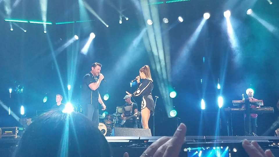 TennEmbalmer's tweet photo. #TBT #cmafest2016 #memories @ChrisYoungMusic @CassadeePope https://t.co/PHlj9AhuW2