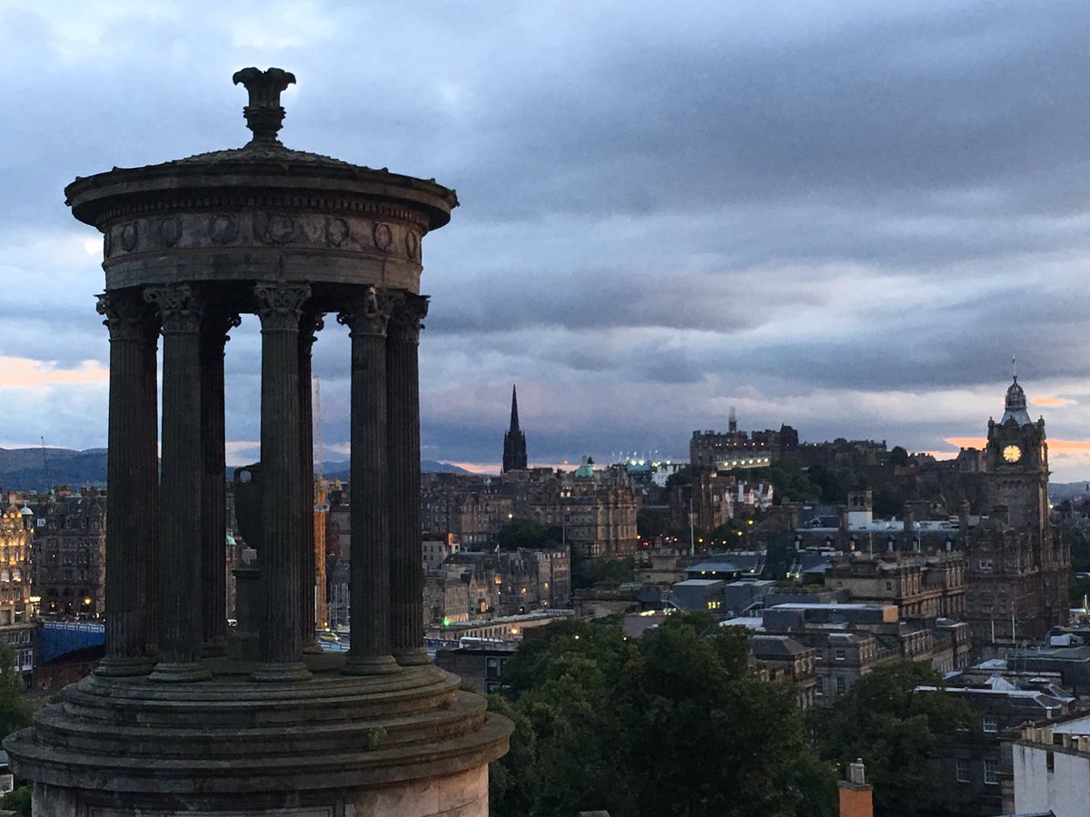 mariocolyer's tweet photo. Quiero por este medio recomendar ampliamente la ciudad de Edimburgo Escocia y toda la region para sus prox vacations! #visitedimburgh https://t.co/MYbTR3Pwdj