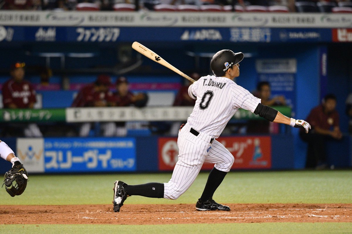 chibalotte's tweet photo. 【8月24日 M2-1E】
関谷投手が6回4安打無失点で今季初勝利！
荻野貴選手の本塁打で先制し、福浦選手がタイムリー2塁打！

▼本日の成績はこちら
https://t.co/tALuH9W7Dy
#chibalotte https://t.co/QchRzZVhgQ