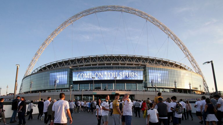 Saunders questions Spurs fan’s Commitment