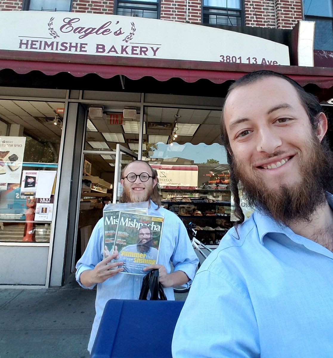 glickshtick's tweet photo. Breakfast in #PlanetBrooklyn. @MackTheSpoon402 https://t.co/1KtlWSXtdd