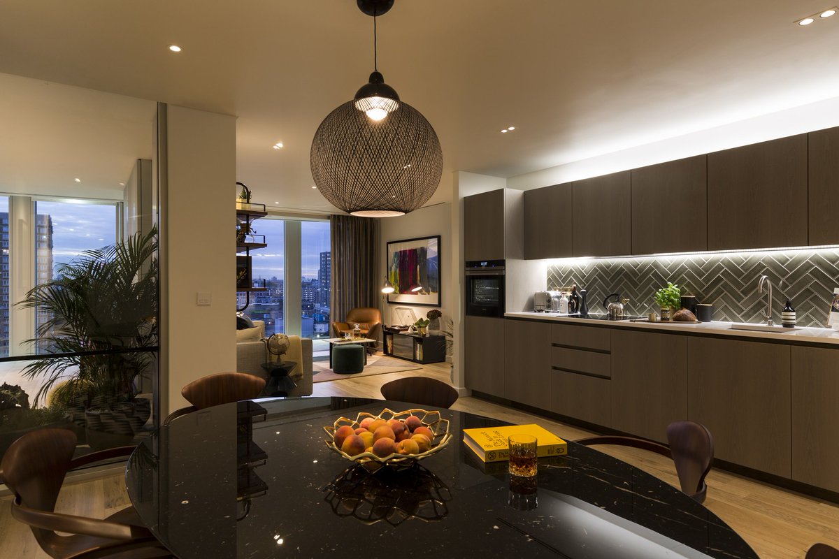 AtlasEC1's tweet photo. Visit our marketing suite this #BankHolidayWeekend to see our stunning show apartment & watch #TheAtlasBuilding construction live! https://t.co/uOViaxbvLo