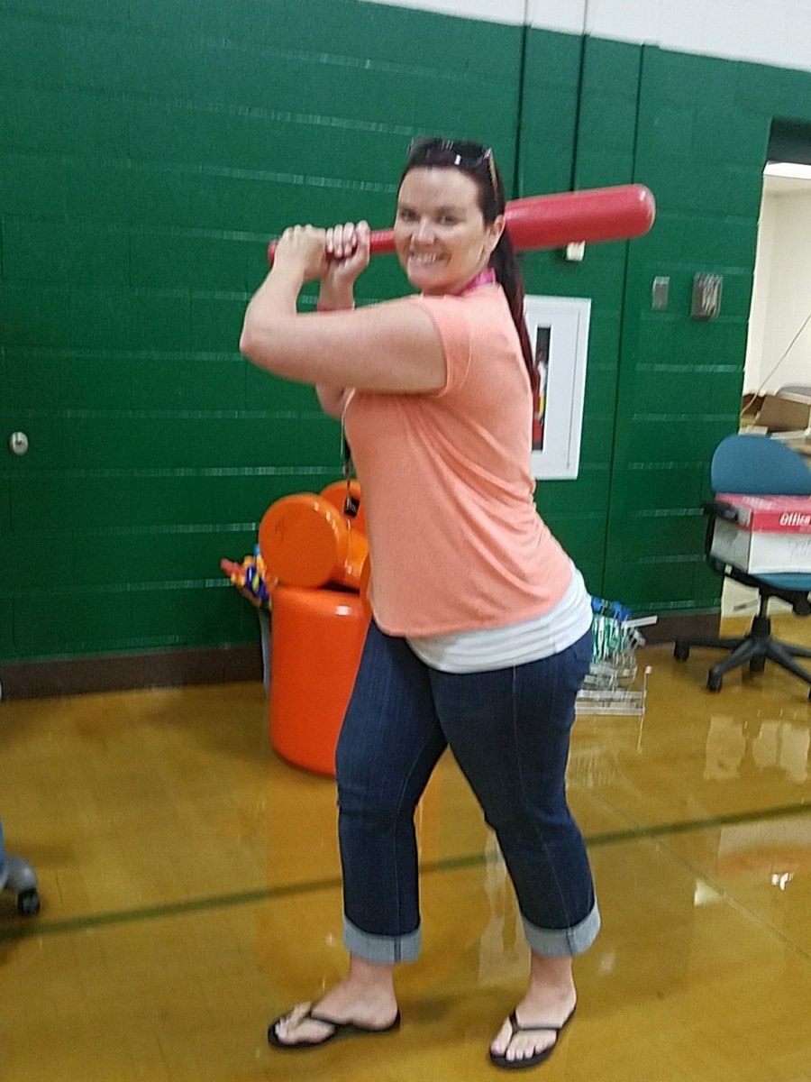 RUteach09's tweet photo. #lynnhavenlions https://t.co/UB39yqzoNb