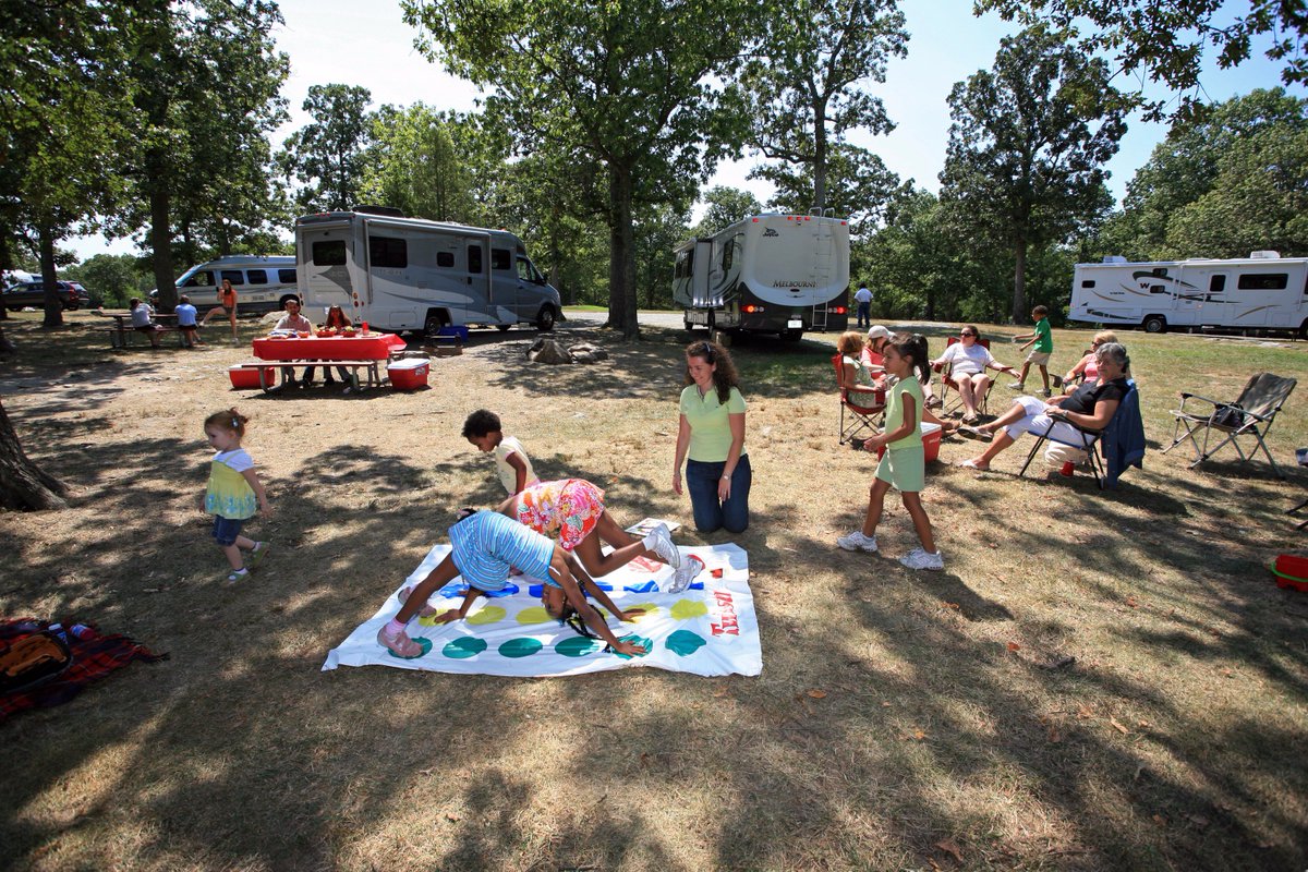 GoRVing's tweet photo. There’s nothing better than campground family. Where’s your favorite place to #GoRVing? https://t.co/ndKXRlLQ4C