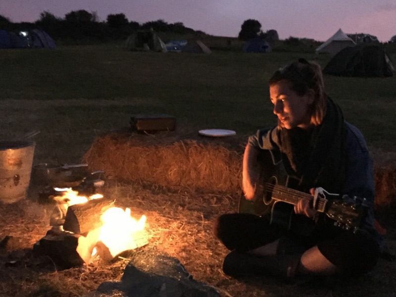SaskiaMuusic's tweet image. 🎶 Been busy doing campfire run throughs getting ready for the #Tides launch on Friday! 🎶

wegottickets.com/event/410927

#Brighton