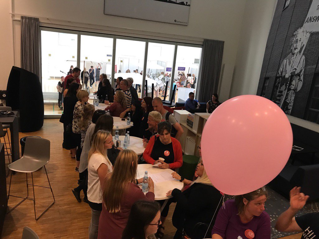 SR_ABSALON's tweet photo. Workshop hvor medarbejderne på @PHabsalon kan få lov at "date" studerende giver et fantastisk indblik! #absalondagen https://t.co/CVEyniMTHC