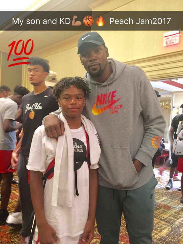 jk_cleopatra's tweet photo. My Son and KD!! I love this pic!
#peachjam2017 #2cooldudes https://t.co/TQUQxWbYRv