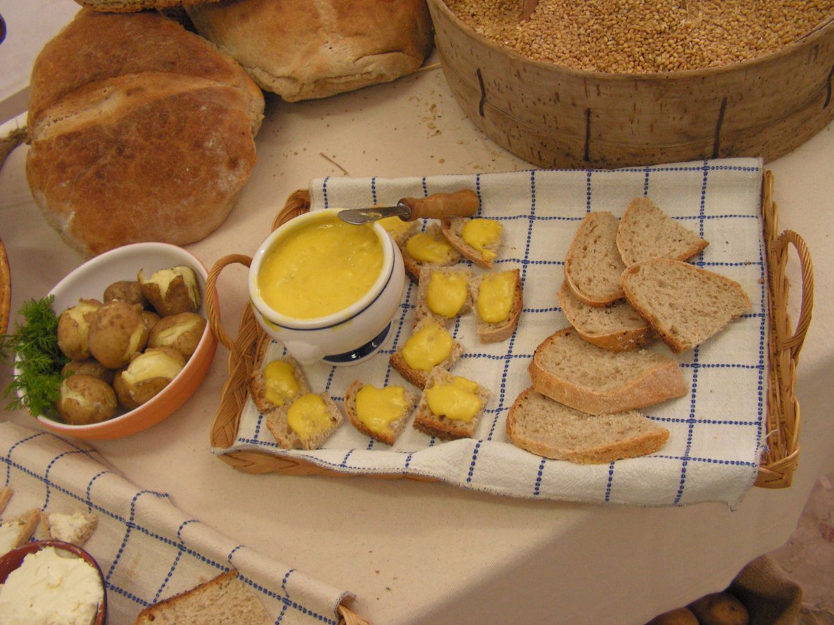 ParcoAlpiLiguri's tweet photo. #eventi nel #parcoalpiliguri: sabato 19 agosto a #Mendatica torna #festa della #CucinaBianca, il #sapore delle #AlpiLiguri #Liguria #sagre https://t.co/1MAmLwKkqq
