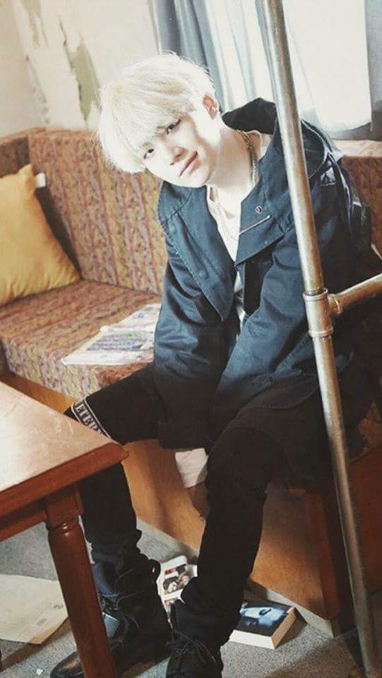 wynn_aa's tweet photo. Uwaahhh happy #1YearWithAgustD @BTS_twt
#ltpost https://t.co/CLtVnE3Dbv