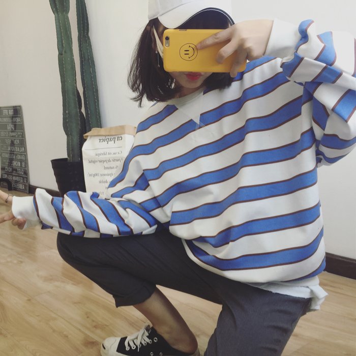 Wear_Blossom's tweet photo. [RT추첨]
🌸단가라 벌룬티🌸
🌼8.17~27🌼

넓은소매통에 벌룬핏이 예쁜 맨투맨이에요😆
소매와 밑단을 잡아줘 핏이 더 예쁘고,편하기까지 하답니다💘

사이트 https://t.co/0GjMe2HPBg
블로그 https://t.co/l2RGW2krY7 https://t.co/kWPbADlxEI