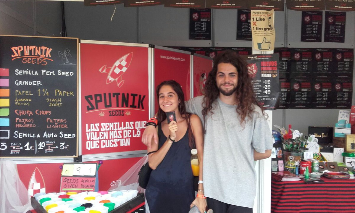 Sputnikseeds's tweet photo. + ganadores del seed pong en el #rototom2017. + de 300 premios entregados y 92 semillas ganadas. ¿A que esperas? 😉 https://t.co/rShrTZIl0s