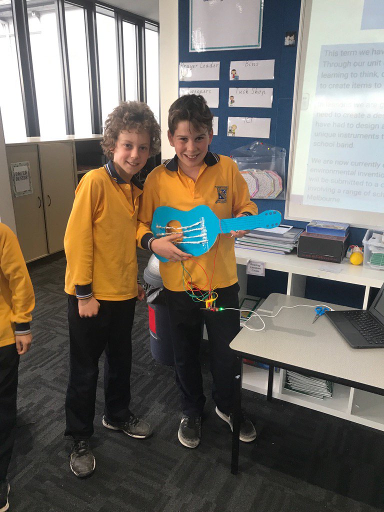 sjelst1's tweet photo. #MakeyMakey St Joes! https://t.co/Utrw2KQjXt