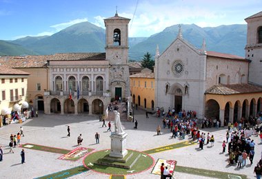 MagazineSC's tweet image. #EuSolidarityCorps in arrivo oggi a Norcia #giovani provenienti da otto Paesi #Ue per #Erasmus del #ServizioCivile bit.ly/2vFBZoR