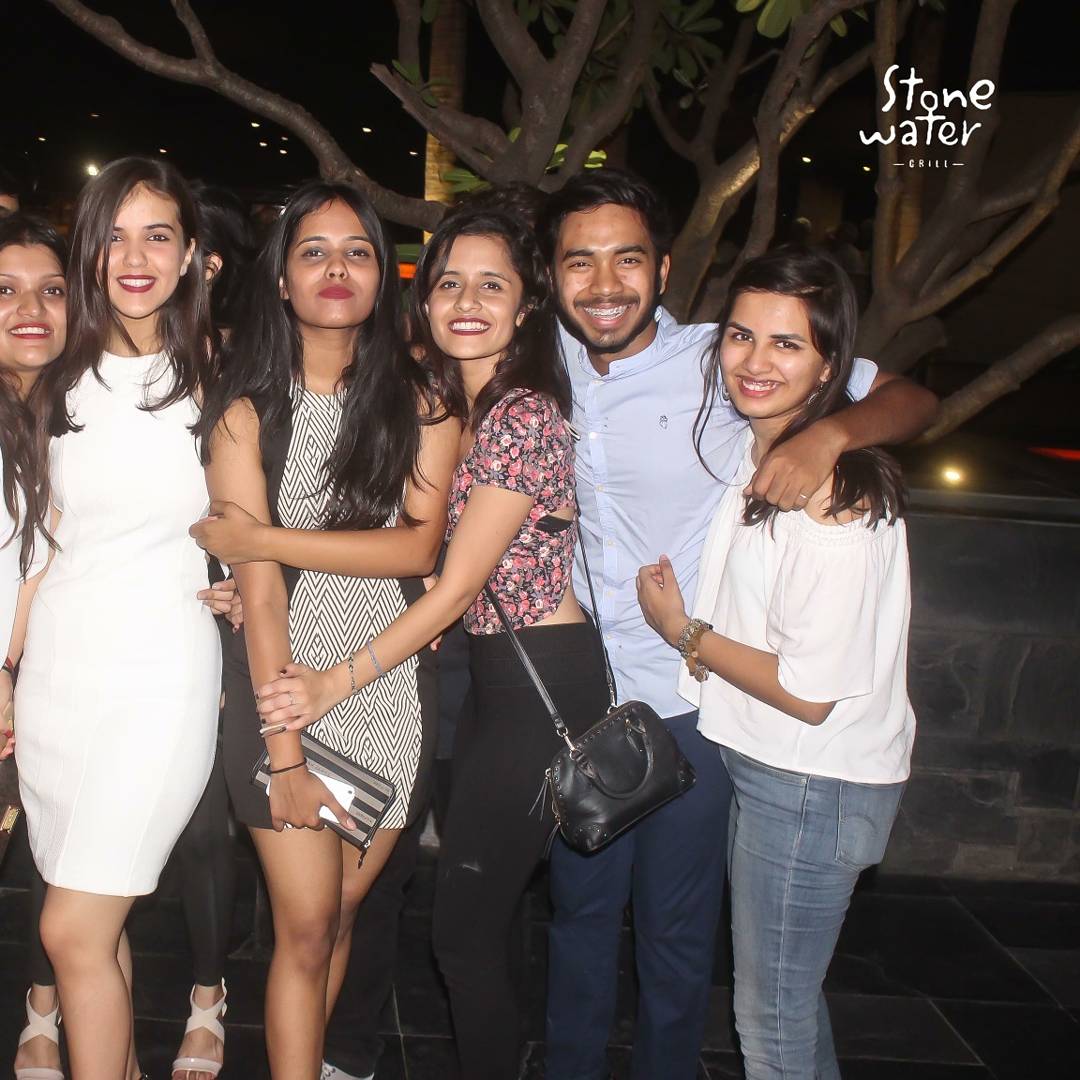 StoneWaterGrill's tweet photo. Nights at Stone Water Grill! 
#funtimes #goodtimes #welovetoparty #punenightlife #stonewatergrill #partytime #pose https://t.co/YoeajncY4Z