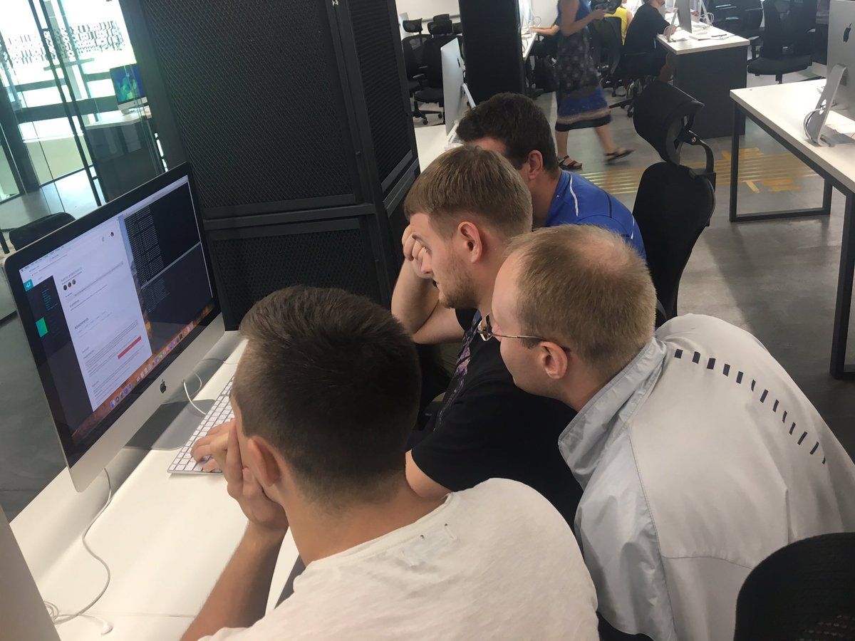 UNIT_Factory's tweet photo. Здаємо останні групові проекти та готуємося до фінального 8-годинного екзамену.
#UNIT_Factory #UNIT_pool #born2code #free #ITeducation #iMac https://t.co/SzABU5uBcG