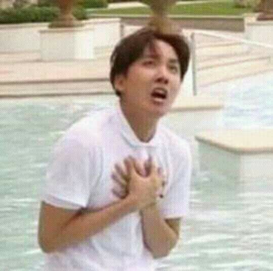 Alien_hoe2's tweet photo. @BTS_twt Korean ARMY halppp https://t.co/I1f5WSwtkA