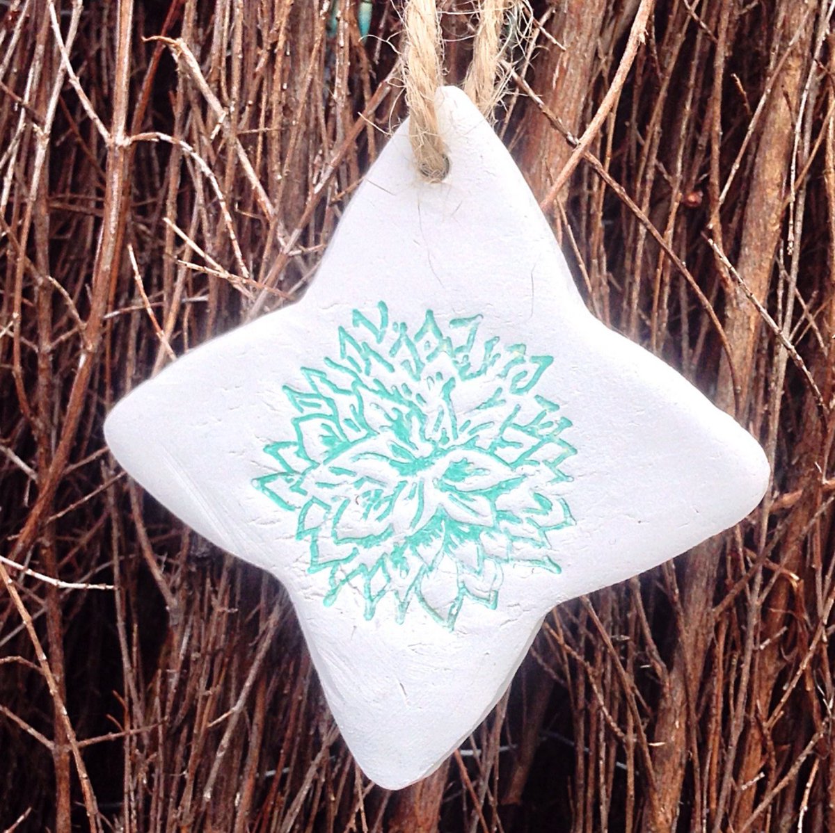 f_c_boutique's tweet photo. Green Flower Decoration, Christmas Decoration, otherโฆ https://t.co/45zghEL8lv #flowercraftsboutique #MiniWallHanging https://t.co/g8MW1PpWuK