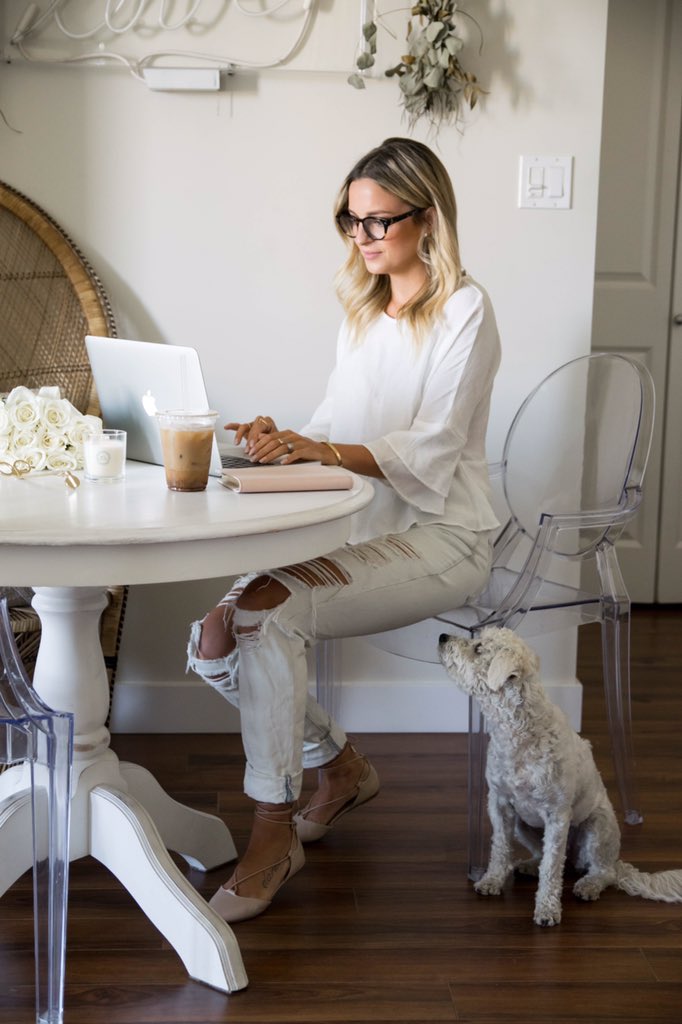 ShopCFB's tweet photo. 5 ways to create an inspiring space on the blog today with @Glade 👌🏼 #GladeAtmosphere #ad https://t.co/WhWRjEm0XH https://t.co/xXgJkB3hW3