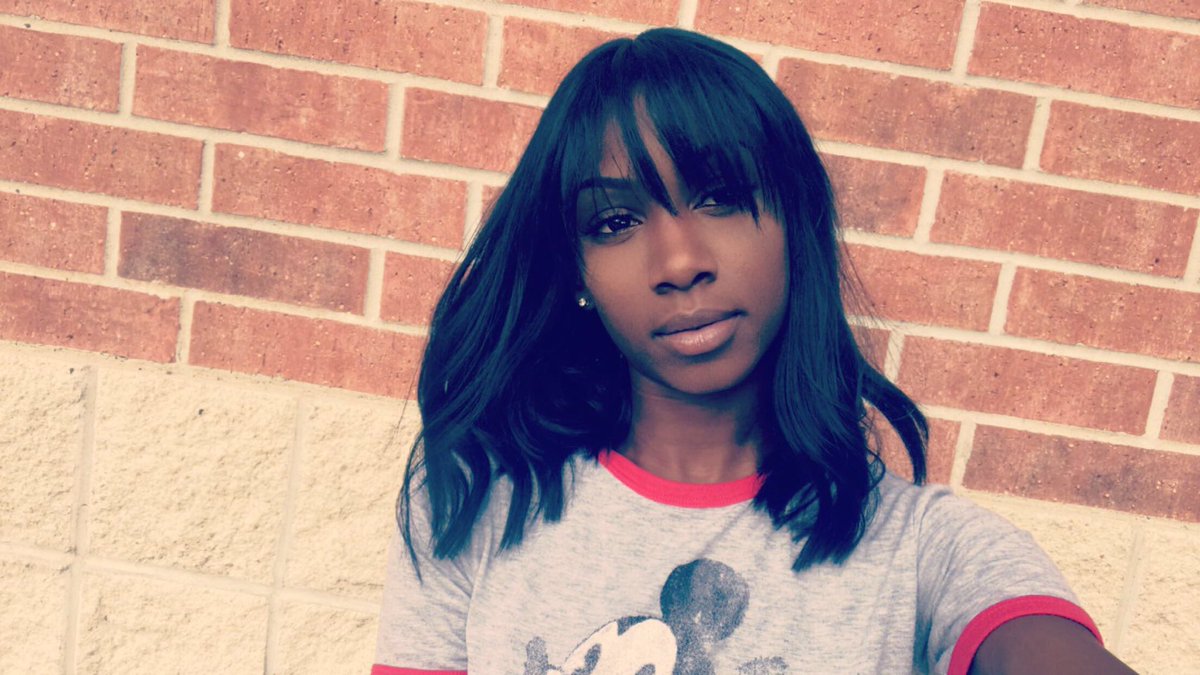 kalebashton_'s tweet photo. #wcw 👋🏾💋 https://t.co/nu2wQIIXyh