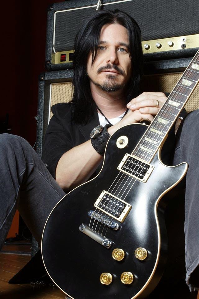Hoje, 17 de agosto, Gilby Clarke completa 55 anos.
Happy Birthday Gilby Clarke!  