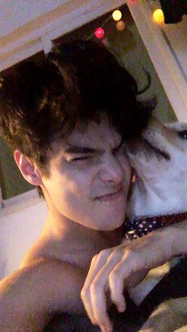 ueharaphl's tweet photo. I wish I'm Pudim 😭😍 - Nikè
#viniph #viniuehara https://t.co/OVETnYjbaD