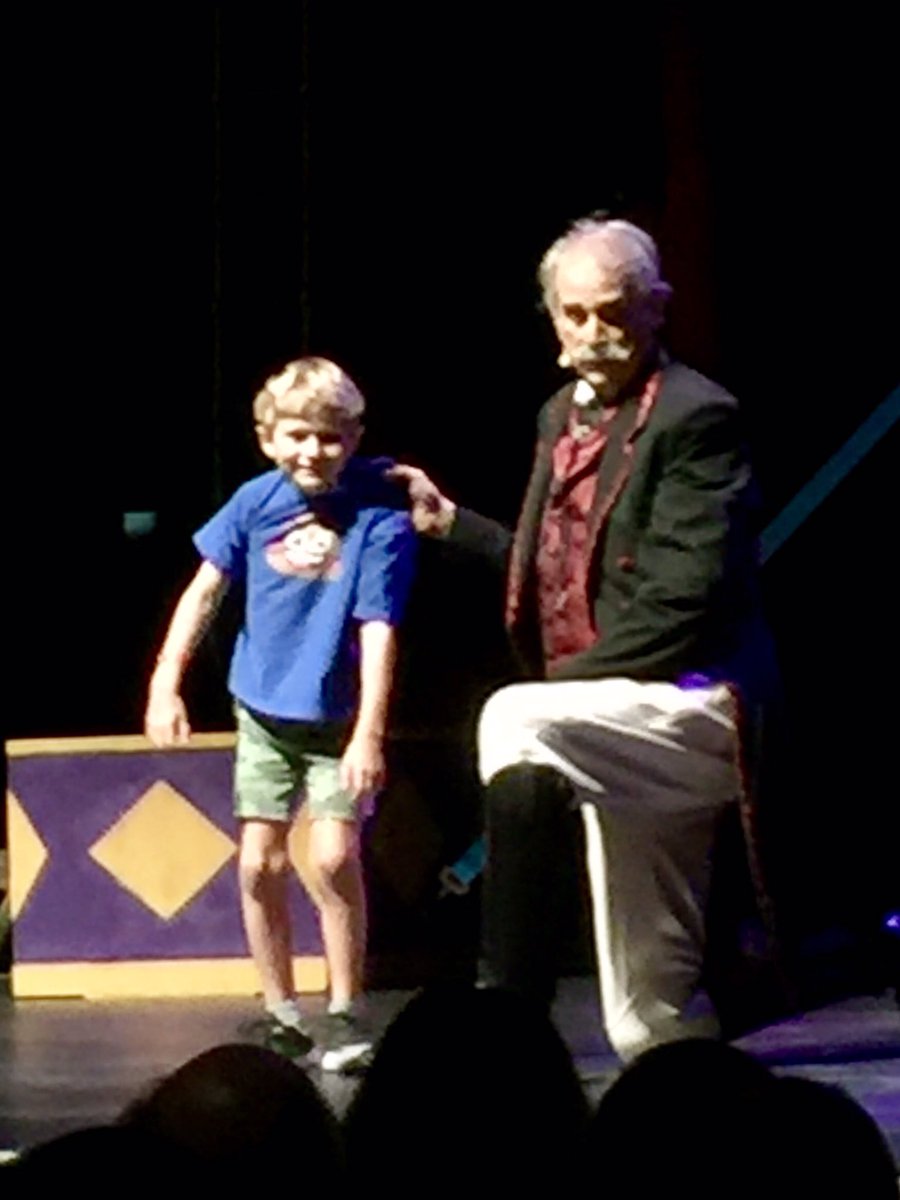 RobinSlonina's tweet photo. Fun night @Circus1903 at Paris Hotel in #Vegas. My son LOVES getting pulled up on stage! 😂#ShowKid #VegasBaby https://t.co/kQlmpXe6bh