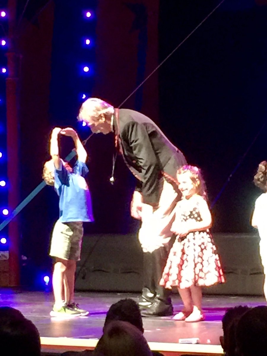 RobinSlonina's tweet photo. Fun night @Circus1903 at Paris Hotel in #Vegas. My son LOVES getting pulled up on stage! 😂#ShowKid #VegasBaby https://t.co/kQlmpXe6bh
