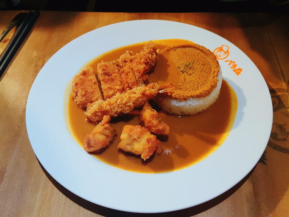 WE_MEET_PLACE's tweet photo. #위밋플레이스 가 #추천 하는 #맛집 #홍대 #홍대맛집 #파쿠모리 #카레 #카레맛집  눈으로 먹고 입으로도 먹는 카레맛집!!!!!💓 #홍대역 #맛집 #먹스타그램 #새우 #돈까스 #오늘뭐먹지 #daily  #장소추천 https://t.co/rkuzf0ks8F