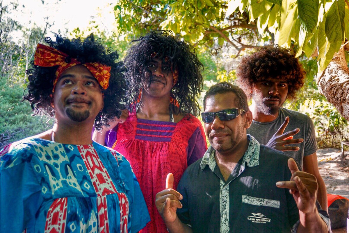 L'#iledespins à l'honneur dans la #webserie Lôkal #miammiampascher avec <a href="/TidyDany/">Dany Banreu</a> <a href="/loms_nc/">Monkey.D Poulet</a>