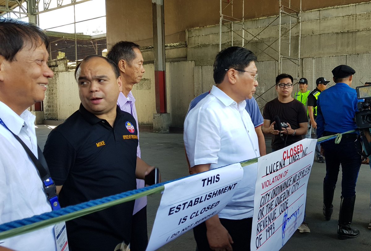 newswatchplusph's tweet photo. MMDA and Quezon City Business Licensing Office serve closure order on several bus terminals along EDSA for violations | @ruthcabal15 https://t.co/Om4ipQ0e40