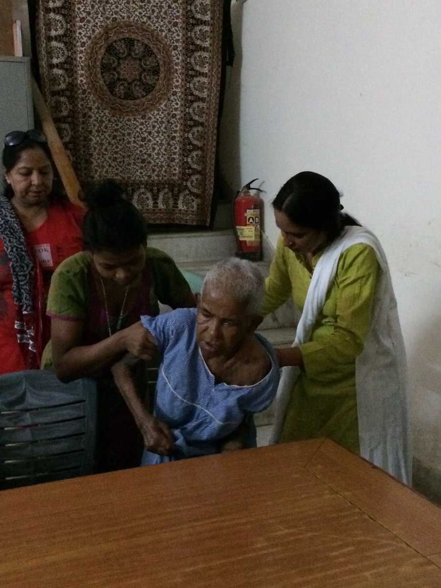 Rootsofhappine2's tweet photo. Celebrating one year completion of #ROOTSOFHAPPINESS_ NGO at #OLDAGEHOME 

#ROOTSOFHAPPINESS #celebration #firstanniversary https://t.co/KSfPsOQF90