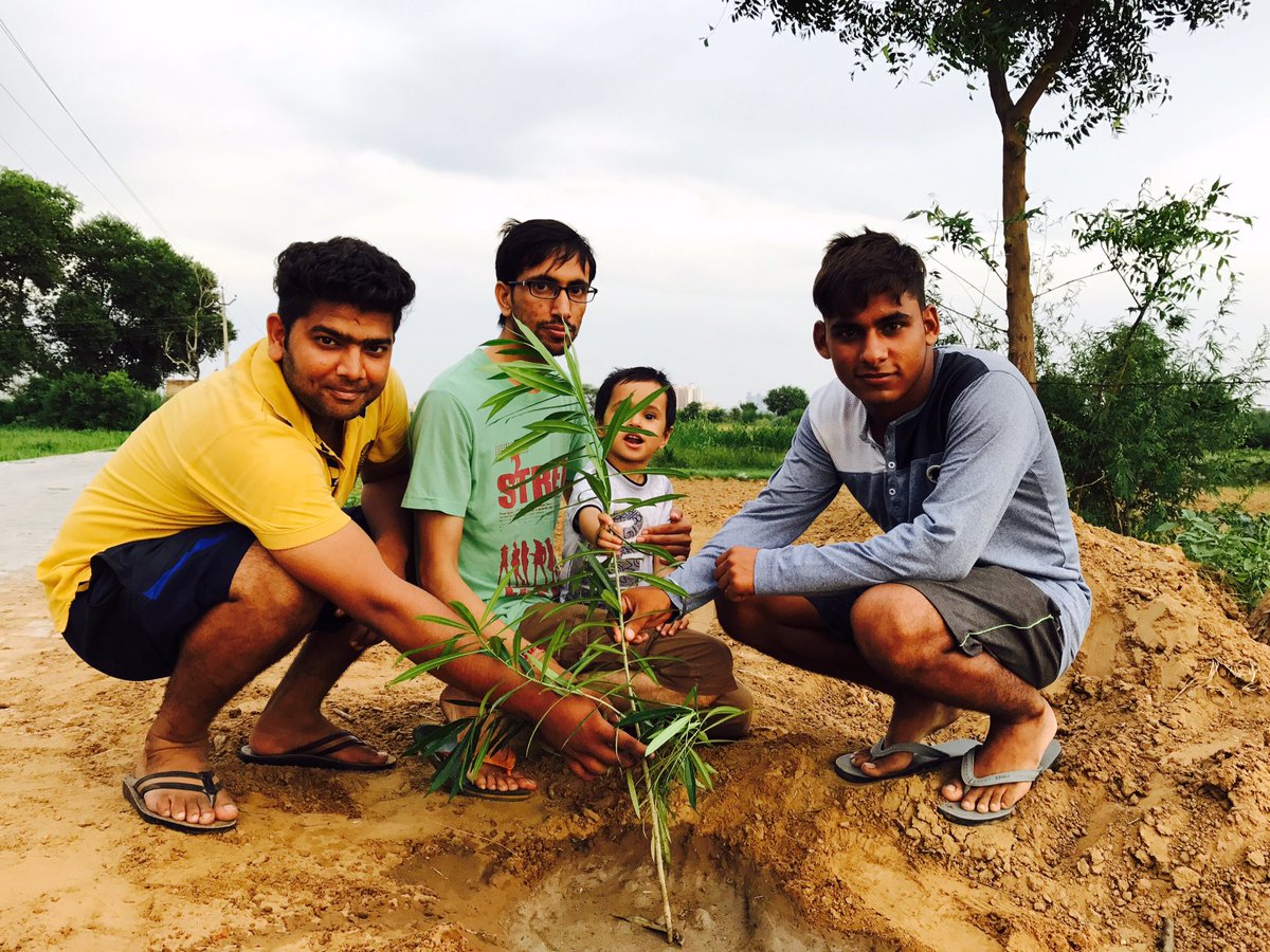 Rootsofhappine2's tweet photo. #treeplantation #ROOTSOFHAPPINESSNGO #GREENGURUGRAM #GOGREENWITHROOTSOFHAPPINESS https://t.co/46Igx0gk9d