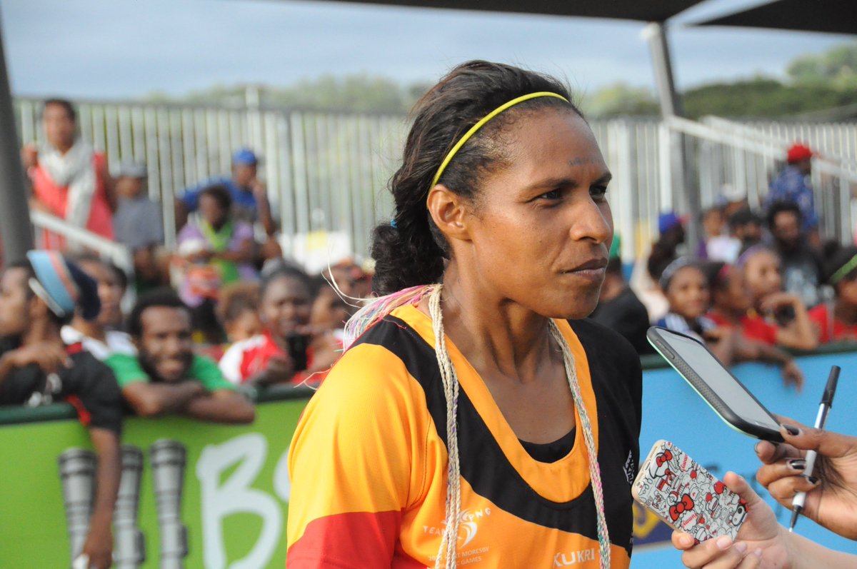 OFCfootball's tweet photo. FULBRIGHT| Congrats🎉 to one of PNG's🇵🇬 finest Deslyn Siniu! A 2017-18 Fulbright Scholar 👩🏾‍🎓, international ⚽️ &amp; all-round epic woman #PNGup https://t.co/7GSTb9YPGZ
