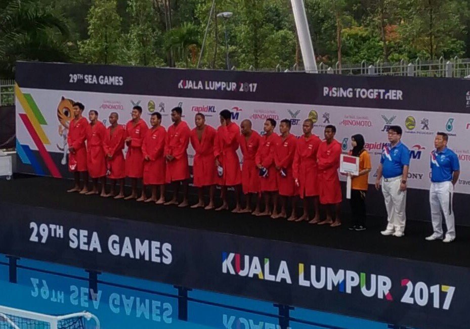 Di HUT #RI72 Team Polo Air Putra persembahkan kemenangan di laga ke-2 #SEAgames2017

Team Indonesia mengalahkan Team Thailand dg skor 9-3