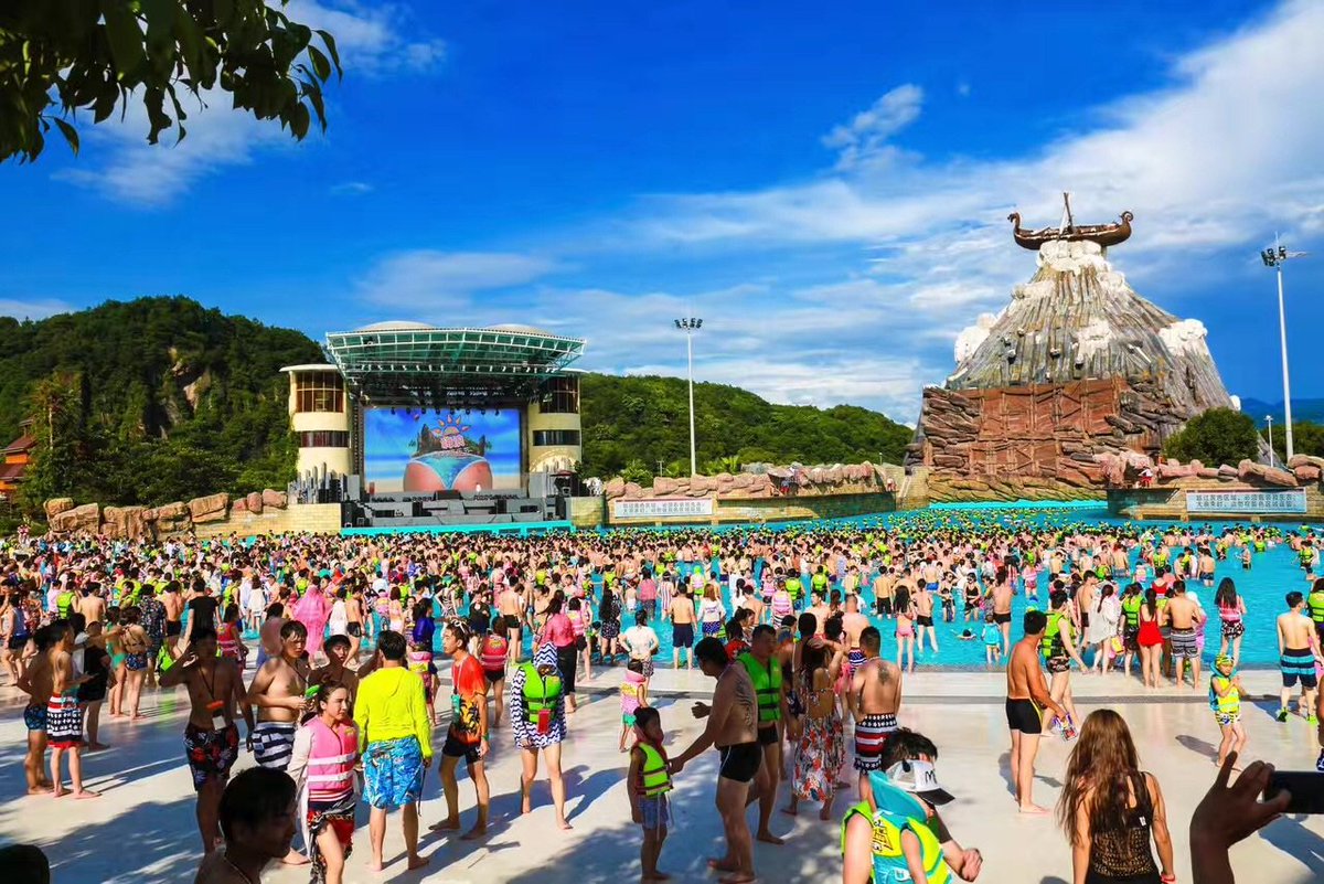 murphyswaves's tweet photo. Pipa Island Water Park's most popular attraction... The point break surf!! #waves #pointbreaksurf # worldsbestwaves https://t.co/COyCu3dPwD