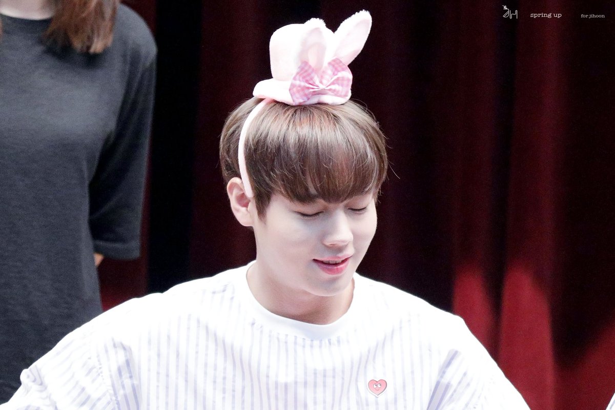 springup_jh's tweet photo. 170815 사실 분끼보다 너가 더 귀여워 ㅠㅠㅠㅠ #박지훈 https://t.co/0bfXupn8W1