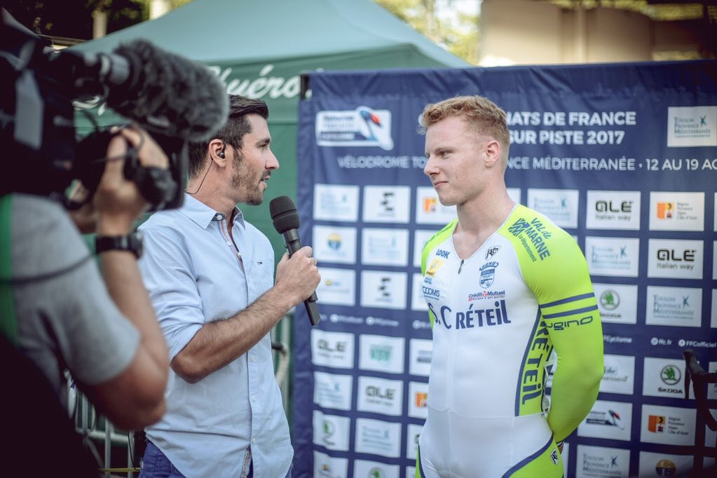 LamiraudF's tweet photo. #Hyères2017 Day 5️⃣ avec @EurosportFrance et les supers nanas @AuvRhaFFC ! 
#lesRP https://t.co/II9OXNk82F