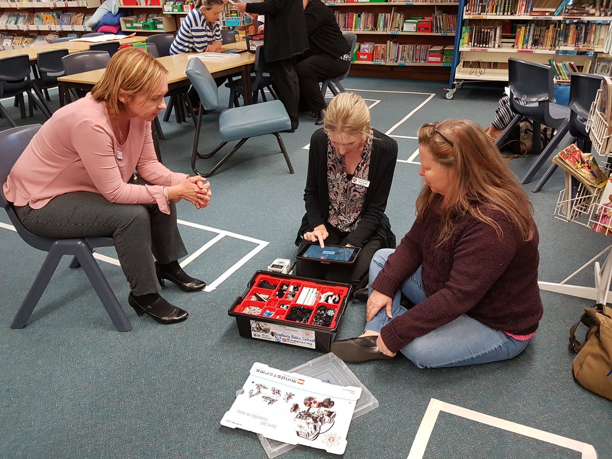 Bradbury staff engaging in STEM and visual literacy PL <a href="/MichelleCLester/">Michelle Lester</a> <a href="/k_rigas/">Kay Rigas</a>