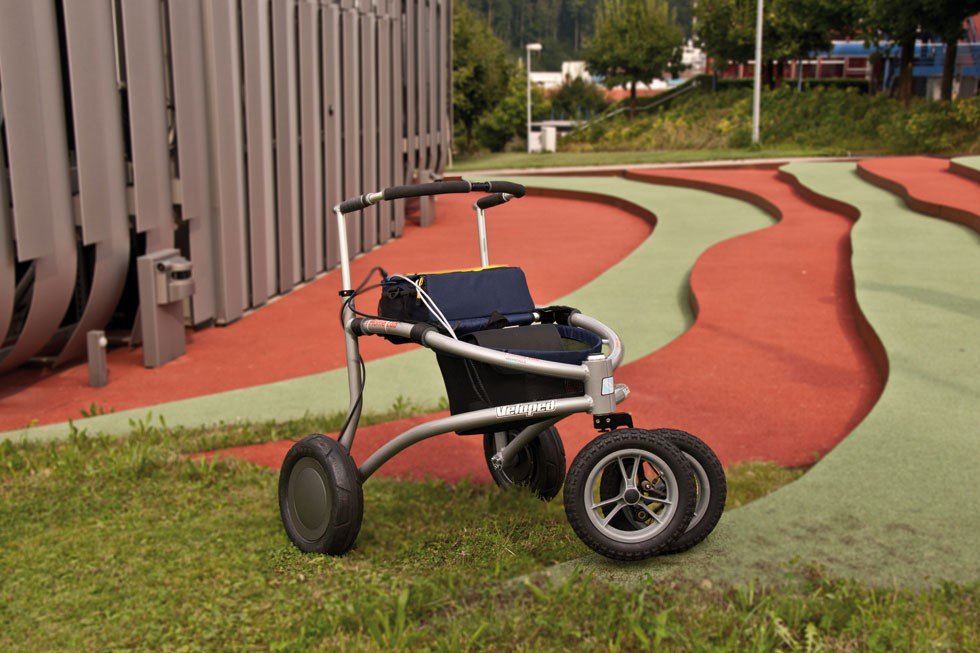 swisslife_group's tweet photo. Rollator tönt nach spassbefreiter Altershilfe. Nicht so der Offroad-Rollator vom #iHomeLab @hslu: https://t.co/AAOeHeqMMH #RethinkLongevity https://t.co/u9XlOf9R2q